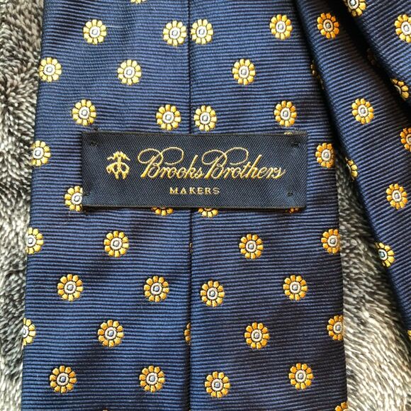 Brooks Brothers Makers 100% Italian Silk Tie Navy Blue w/ Flowers Made in USA - Picture 3 of 7